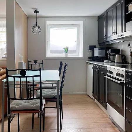 아파트 Unique Nest With Sauna - Nr1 By Berti's