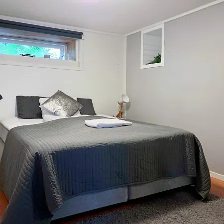 2br Generouse Living Ir Sauna 3 Min Station *