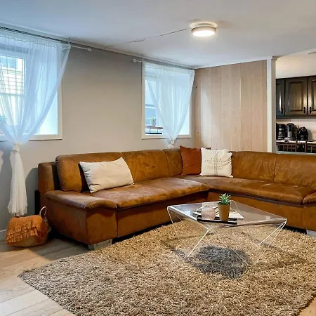 아파트 Unique Nest With Sauna - Nr1 By Berti's