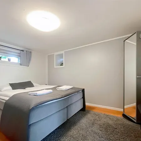 2br Generouse Living Ir Sauna 3 Min Station *