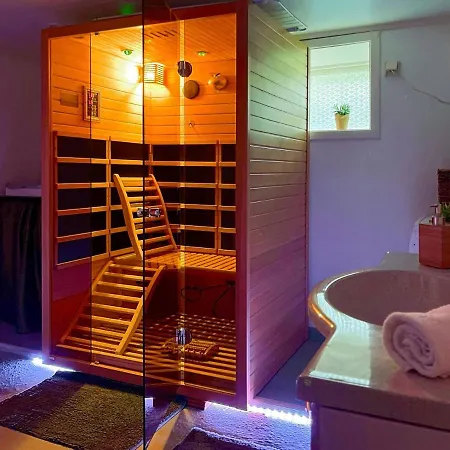 아파트 Unique Nest With Sauna - Nr1 By Berti's *